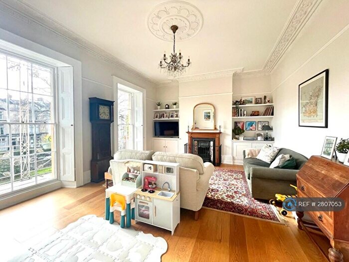 2 Bedroom Maisonette To Rent In Oakfield Road, Bristol, BS8