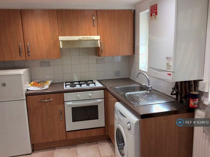 2 Bedroom Flat To Rent In High Road, London, N22