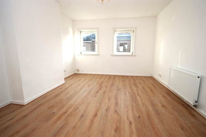 2 Bedroom Flat For Sale In Hadrian Terrace, Motherwell, ML1