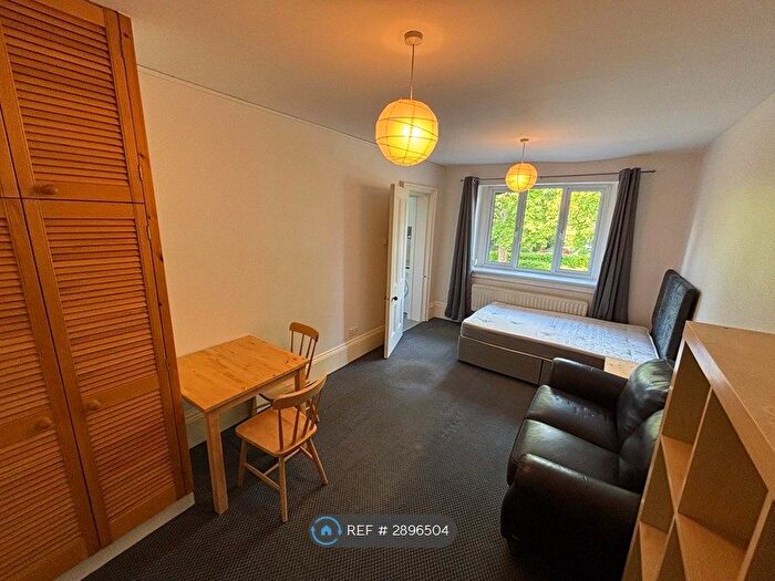 Studio To Rent In Otley Road, Leeds, LS16