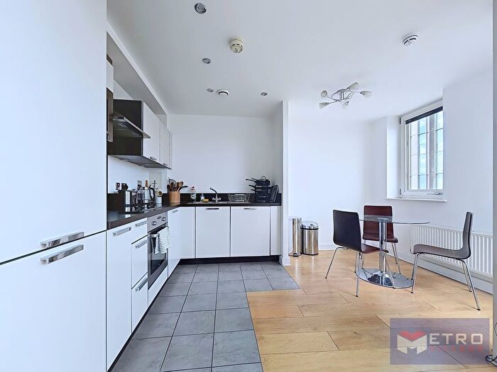 2 Bedroom Flat To Rent In Surrey Quays Road, Canada Water, London, SE16
