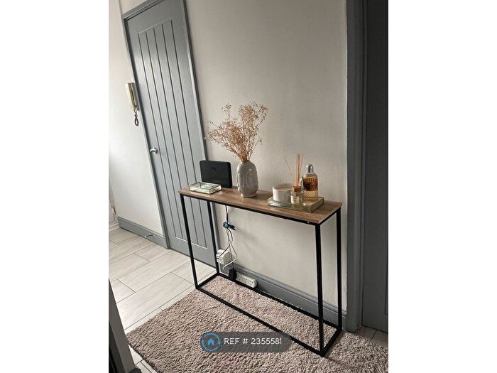 1 Bedroom Flat To Rent In Caneland Court, Waltham Abbey, EN9