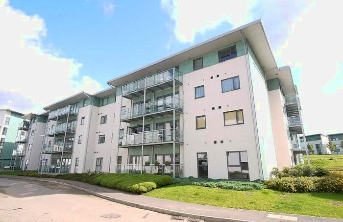 2 Bedroom Flat To Rent In Brooking House, Rollason Way, Brentwood, CM14