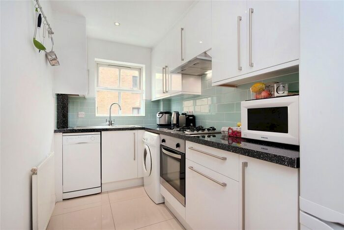 2 Bedroom Flat To Rent In Commodore Building, Wolseley Street, London, SE1