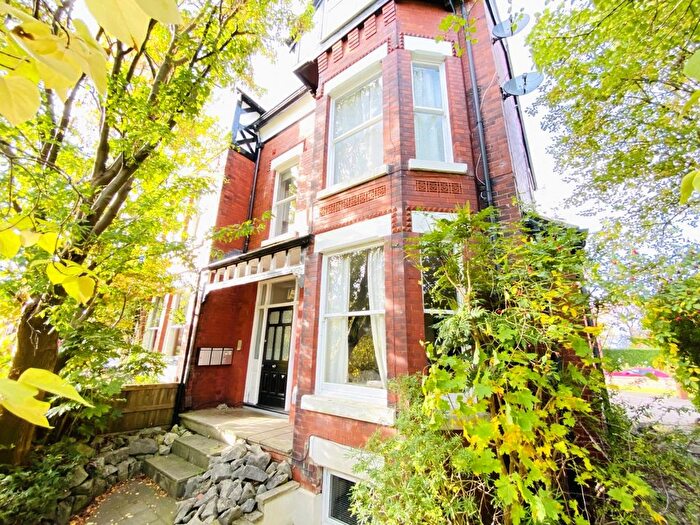 2 Bedroom Flat To Rent In Elms Road, Heaton Moor, Stockport, SK4