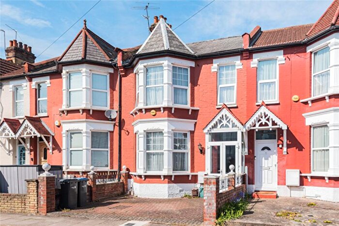 3 Bedroom Terraced House For Sale In Melbourne Avenue, Palmers Green, London, N13