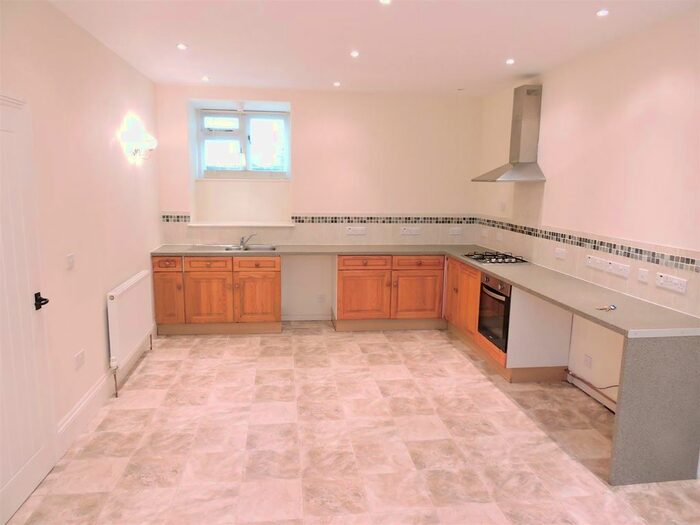 2 Bedroom Flat To Rent In Old Torwood Road, Torquay, TQ1