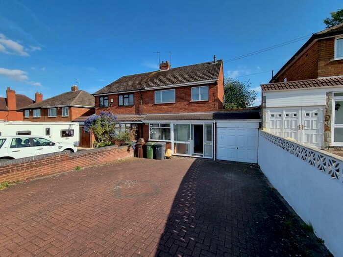 3 Bedroom Property To Rent In Woodcross Lane, Bilston, WV14