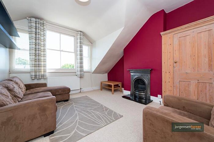 2 Bedroom Flat To Rent In Salusbury Road, Queens Park, London, NW6