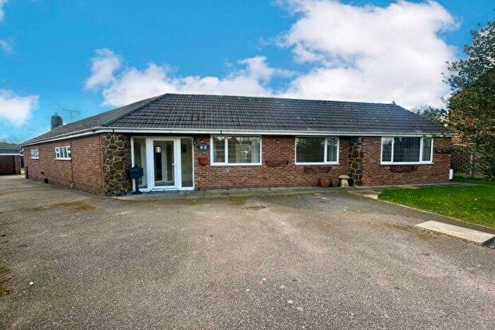 3 Bedroom Bungalow To Rent In Wardhedges Road, Bedford, MK45