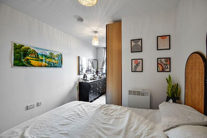 1 Bedroom Flat To Rent In New Road, Rochester, ME1