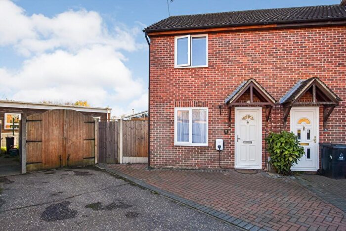 2 Bedroom End Of Terrace House For Sale In Dunlin Close, Heybridge, CM9