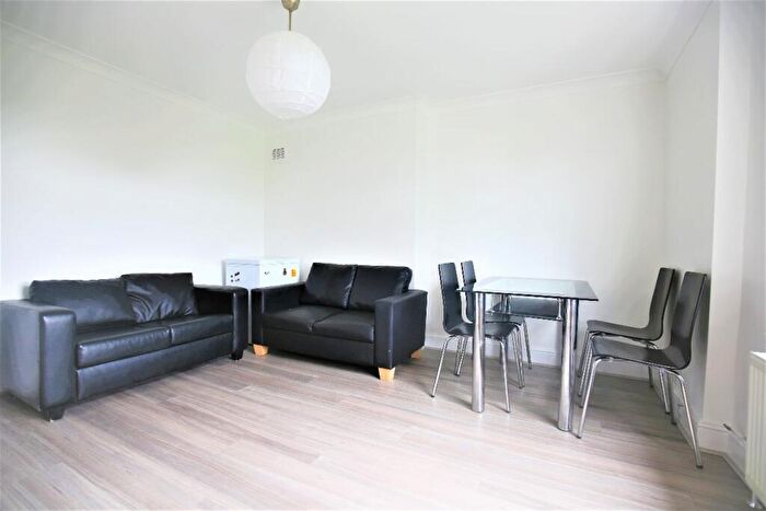 1 Bedroom Flat To Rent In Camden Road, London, N7