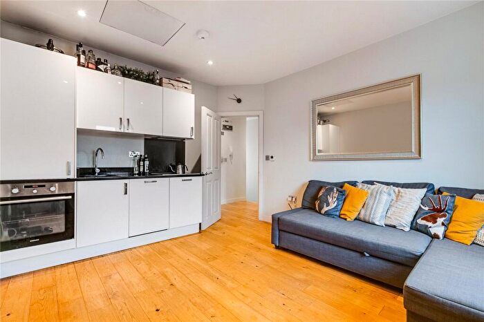 2 Bedroom Flat To Rent In Southgate Road, Hackney, N1