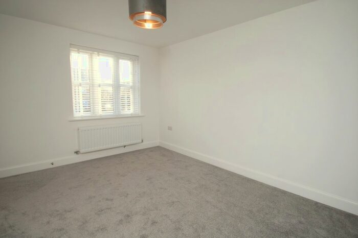 2 Bedroom End Of Terrace House To Rent In Guisborough Avenue, Bramhope, Leeds, LS16