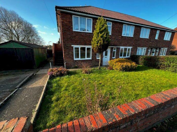 2 Bedroom Maisonette To Rent In Higham Way, Burbage, Hinckley, LE10