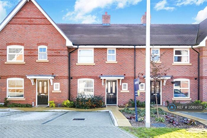 3 Bedroom Semi-Detached House To Rent In Whitethorn, Shinfield, Reading, RG2