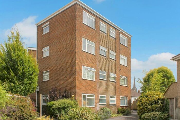 2 Bedroom Flat To Rent In Mill Road - Grosvenor Court, SP2