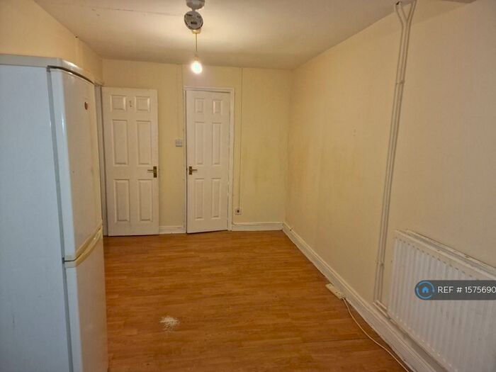 1 Bedroom Flat To Rent In Aldworth Close, Reading, RG30