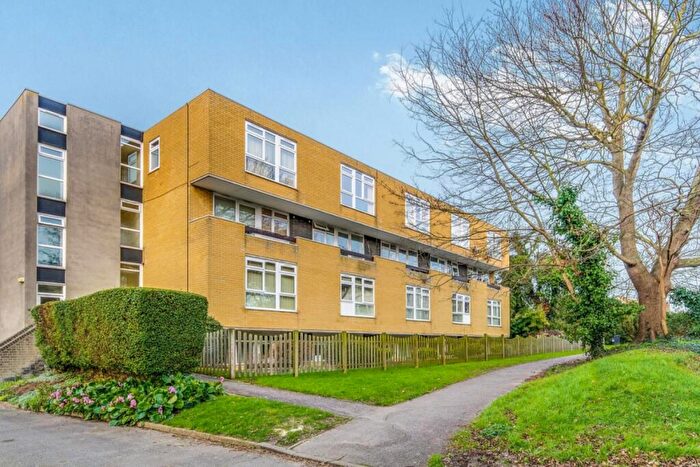 2 Bedroom Flat To Rent In Abbey Gate Pegwell Road, Ramsgate, Kent, CT11