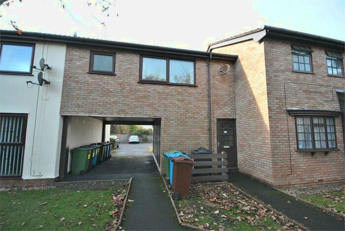 Apartment To Rent In Hoghton Close, Lytham St Annes, FY8