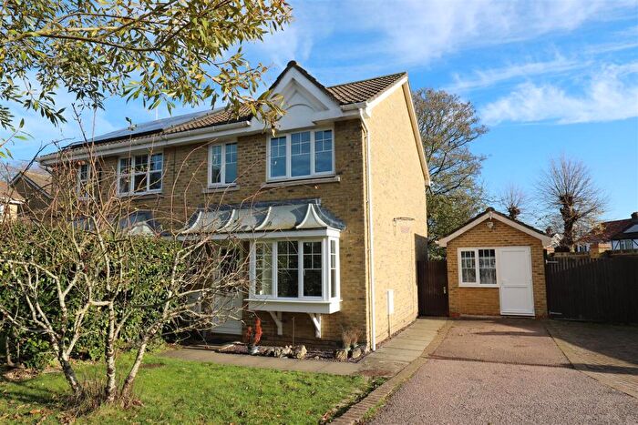 3 Bedroom Semi Detached House For Sale In St Andrew's Road, Maidstone, ME16