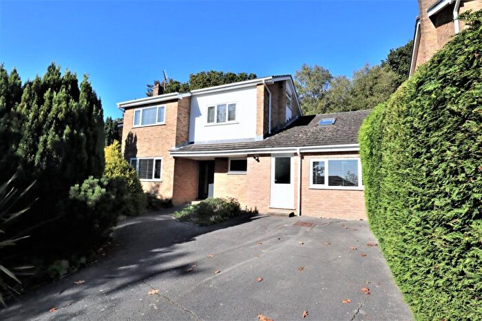 6 Bedroom Detached House For Sale In High Way, Broadstone, Dorset, BH18