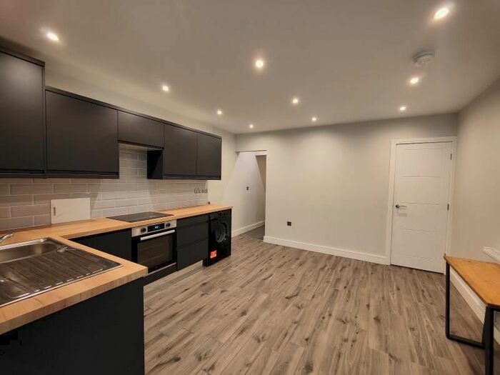 4 Bedroom Terraced House To Rent In King Street, Normanton, WF6