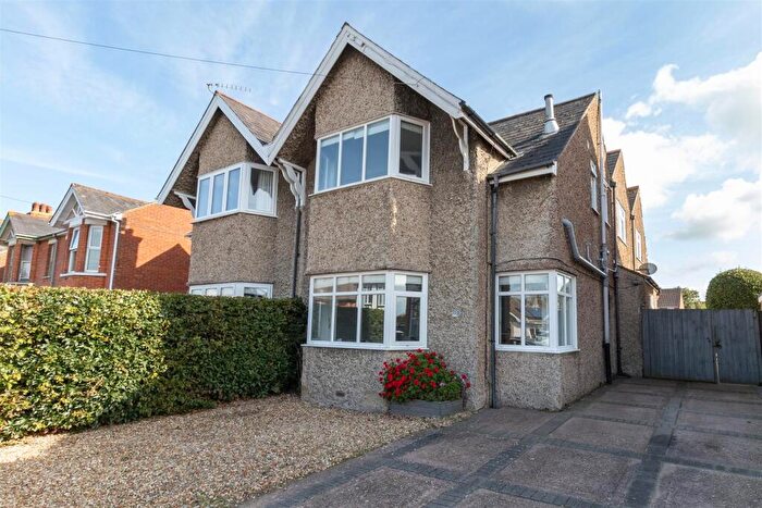 4 Bedroom Semi-Detached House For Sale In Cowes, Isle Of Wight, PO31
