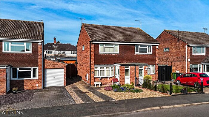 2 Bedroom Semi Detached House For Sale In Queensway, Nuneaton, Warwickshire, CV10