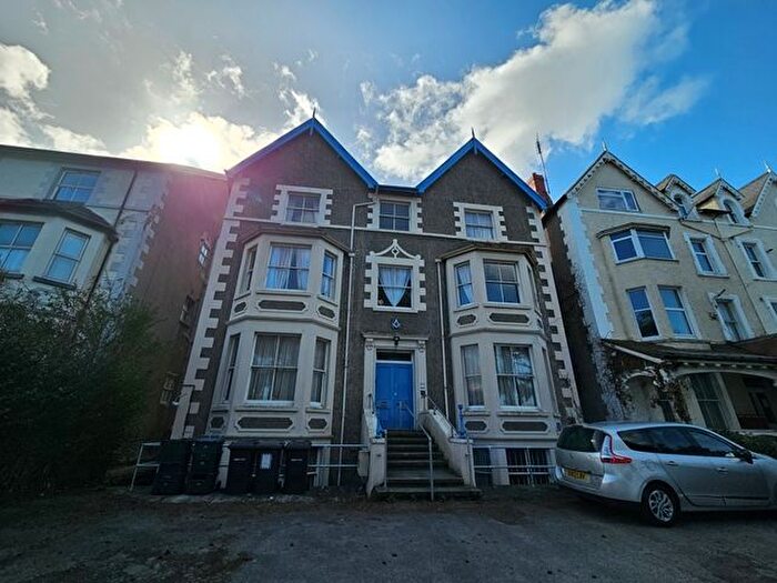 3 Bedroom Flat To Rent In Bay View Road, Colwyn Bay, LL29