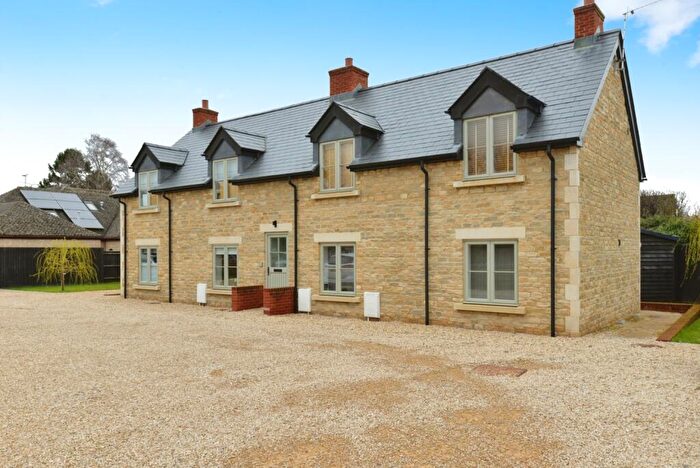 1 Bedroom Flat To Rent In Witney Road, Long Hanborough, Oxon, OX29