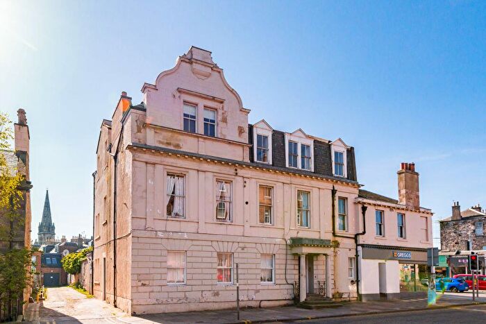 2 Bedroom Flat For Sale In / Bath Street Lane, Portobello, EH15