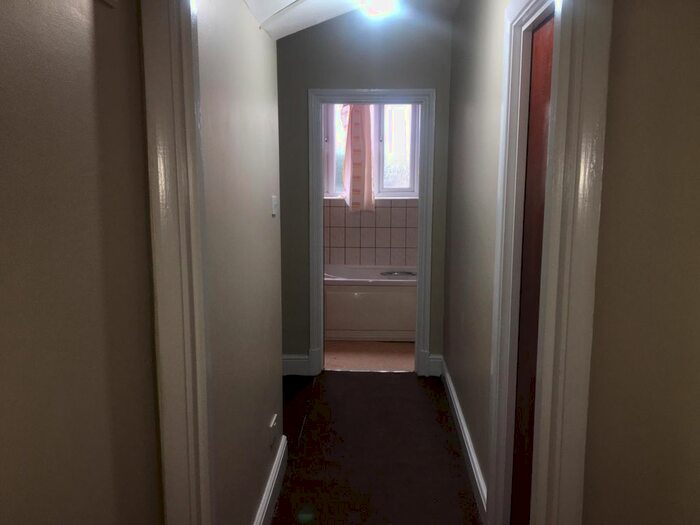 2 Bedroom Flat To Rent In Goresbrook Road, Dagenham RM9