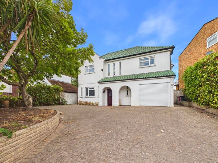 5 Bedroom Detached House For Sale In Ditton Road, Langley, Berkshire, SL3
