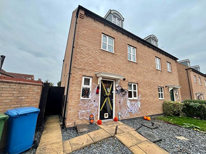 4 Bedroom Semi-Detached House For Sale In Reef Close, Warsop, NG20