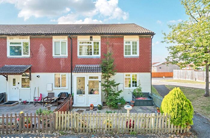 3 Bedroom End Of Terrace House For Sale In Oak Close, Tidworth, SP9