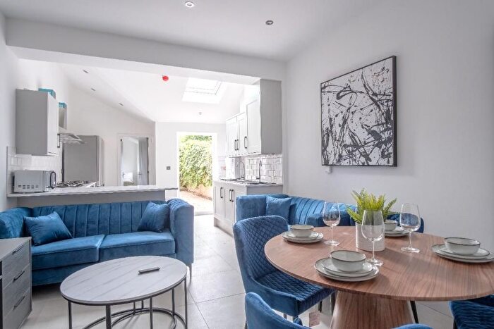 3 Bedroom Semi-Detached House To Rent In Boultham Avenue, Lincoln, LN5