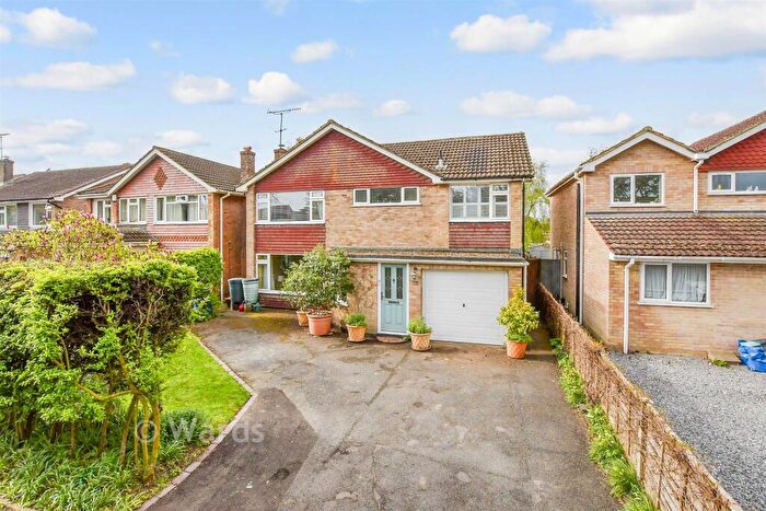 4 Bedroom Detached House For Sale In Ham Lane, Lenham, Maidstone, Kent, ME17