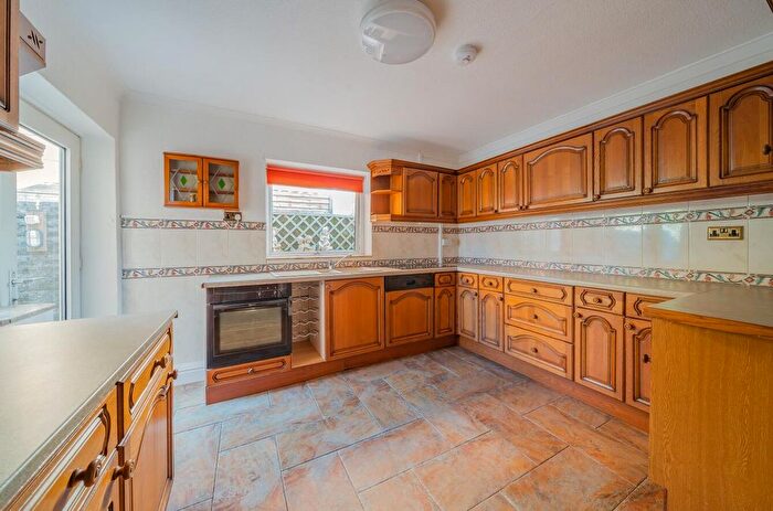 2 Bedroom Detached House For Sale In Admirals Walk, Sketty, Swansea, SA2