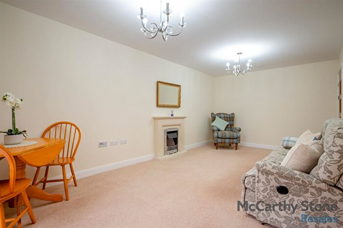 1 Bedroom Flat For Sale In Brueton Place, Blossomfield Road, Solihull, B91
