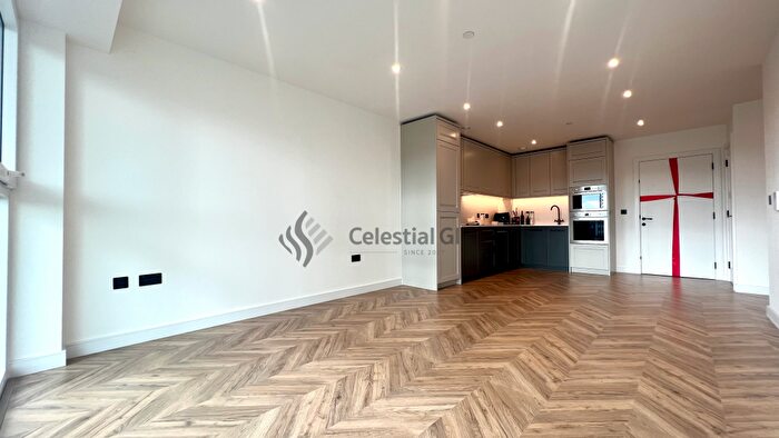 2 Bedroom Flat For Sale In Tryon House, Brook Street, Kingston Upon Thames, KT1