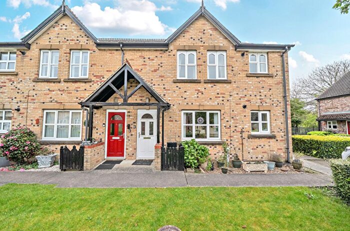 2 Bedroom Flat For Sale In John Gray Court, Willerby, Hull, HU10