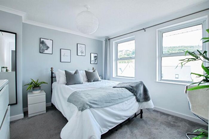3 Bedroom End Of Terrace House For Sale In Moreys Close, West Lulworth, Wareham, BH20 - Photo 5