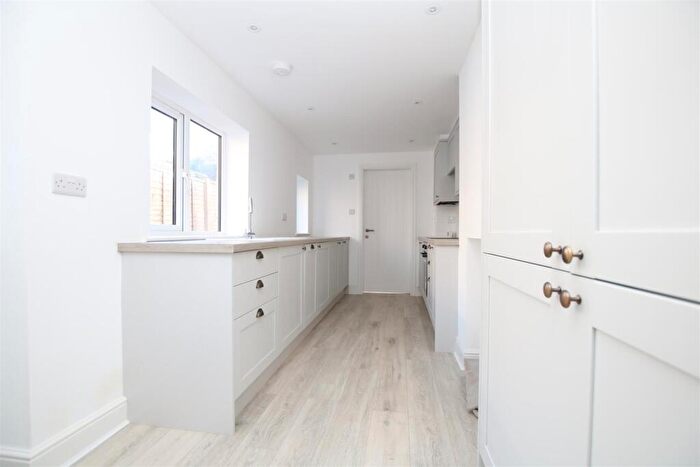 1 Bedroom Maisonette To Rent In Park Street, Horsham, RH12