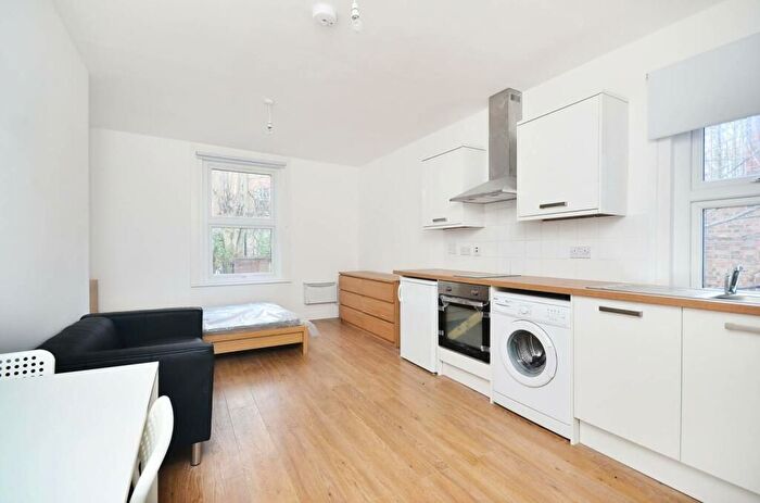 Studio To Rent In Archway Road, London, N6
