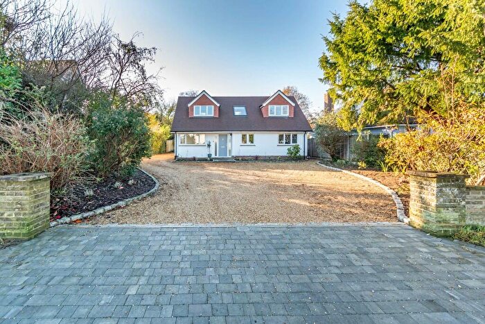 4 Bedroom Chalet For Sale In Elm Grove, Barnham, PO22