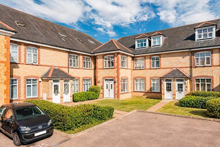 2 Bedroom Apartment For Sale In Rainsborough Court, Hertford, SG13