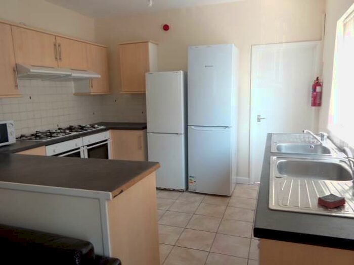 7 Bedroom House To Rent In Brithdir Street, Cathays, Cardiff, CF24