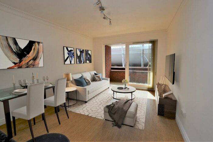 1 Bedroom Apartment To Rent In The Covers, West Bridgford, Nottingham, NG2